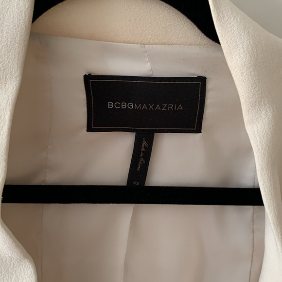 BCBG Max Azria cropped cream blazer - Picture 2 of 3